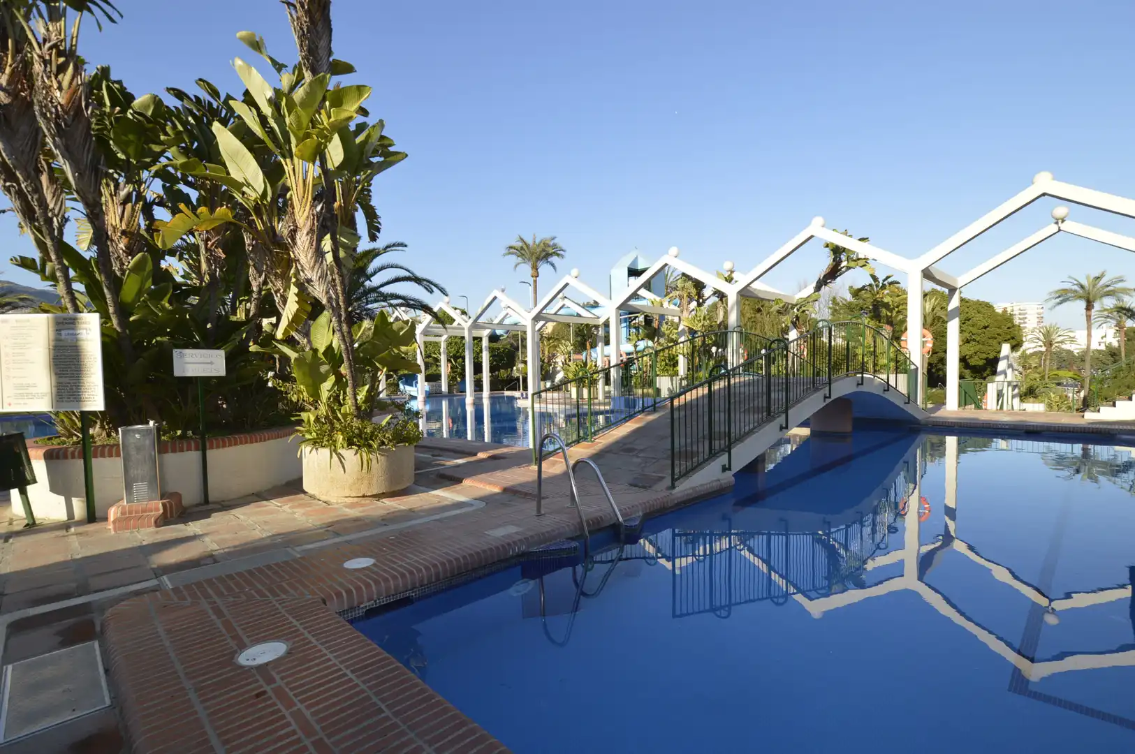 Piscina de Apartament en venda en Benalmádena amb Aire condicionat, Terrassa i Moblat
