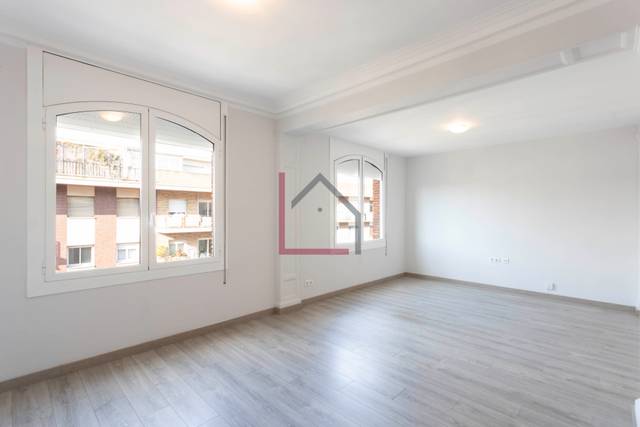 Piso en Venta en Avinguda de la Riera de Cassoles en Vila de Gràcia