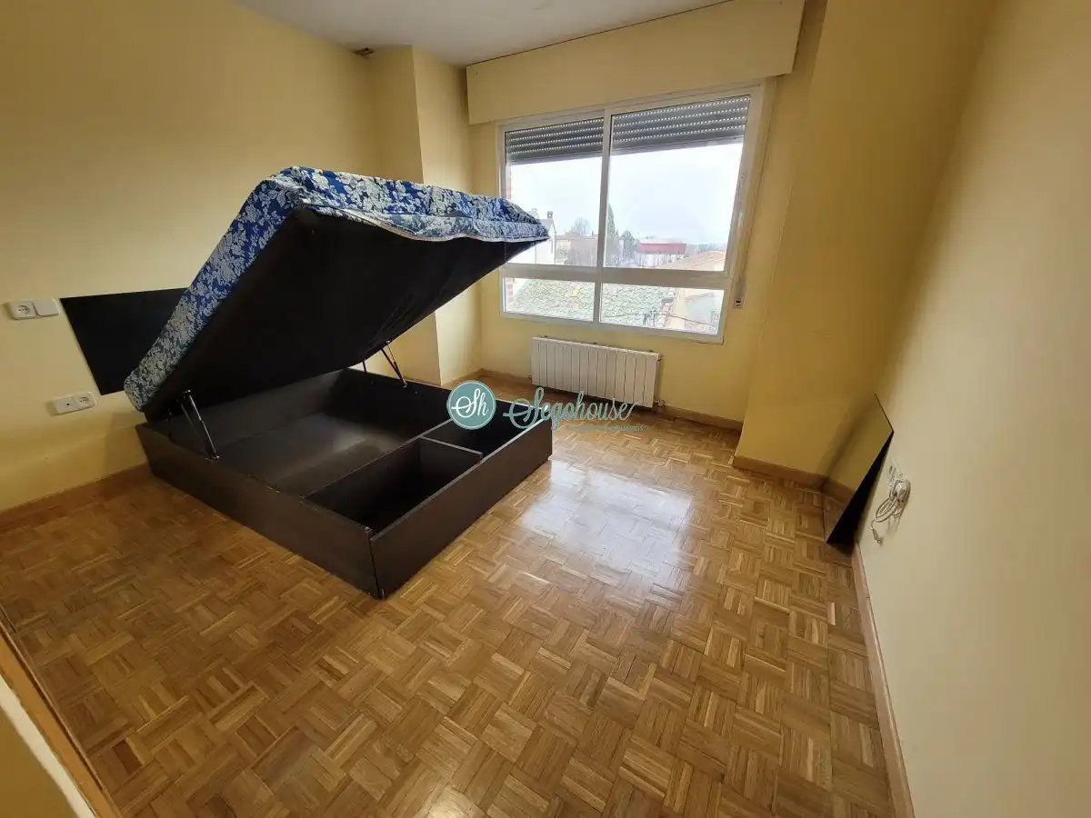 Habitación de Casa o chalet en venta en Segovia con Calefacción, Terraza y Trastero