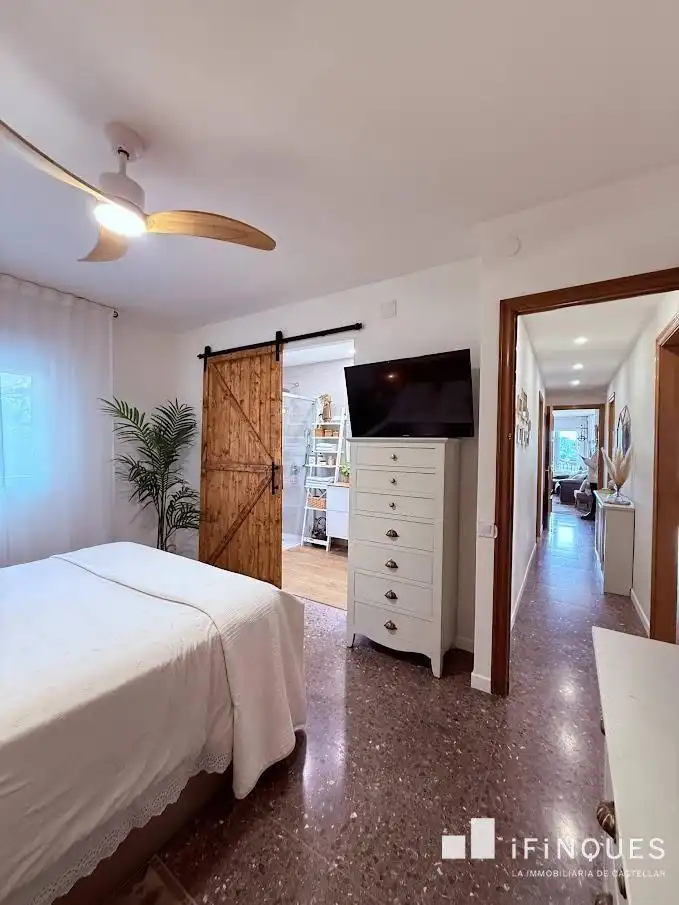 Bedroom of Houses for sale in Castellar del Vallès  with Air Conditioner, Private garden and Parquet flooring