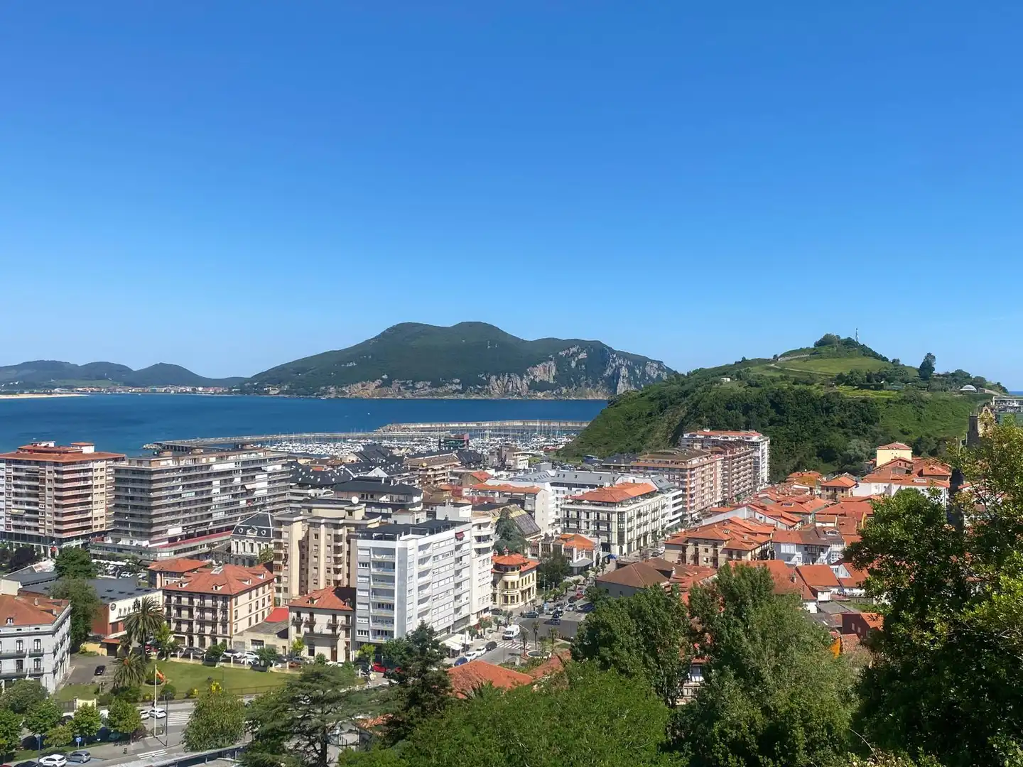 Vista exterior de Piso de alquiler en Laredo con Amueblado