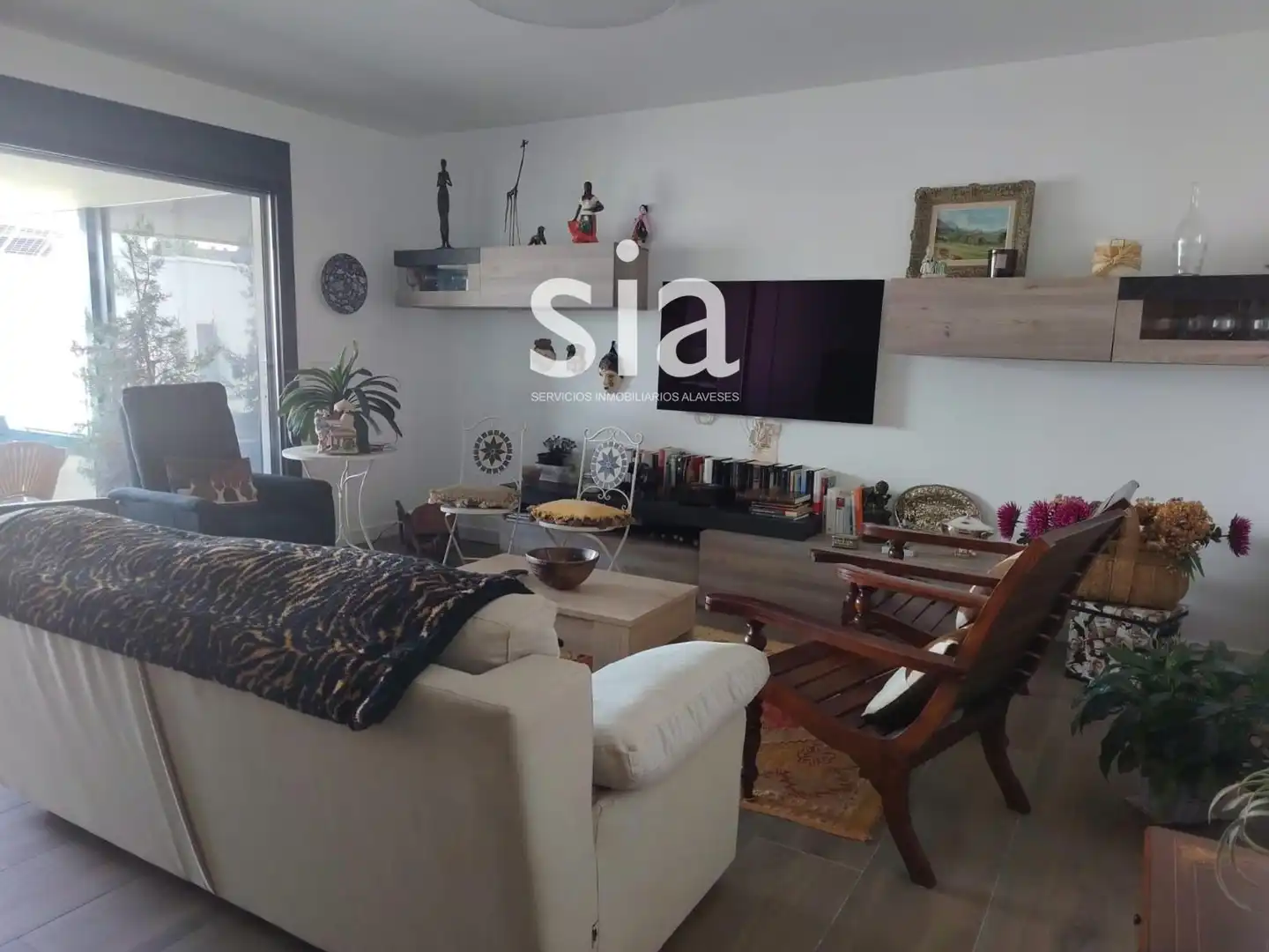 Sala d'estar de Pis en venda en Vitoria - Gasteiz amb Calefacció, Terrassa i Traster