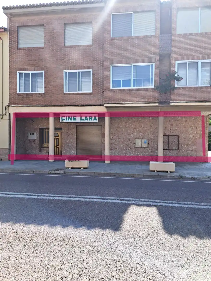 Local en venta en Requena