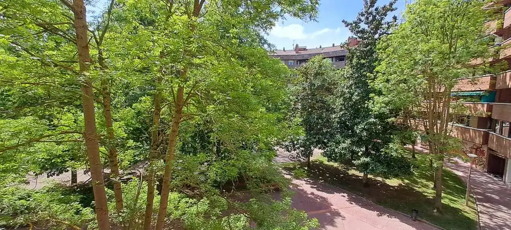 Vista exterior de Pis en venda en Vitoria - Gasteiz amb Calefacció, Terrassa i Traster