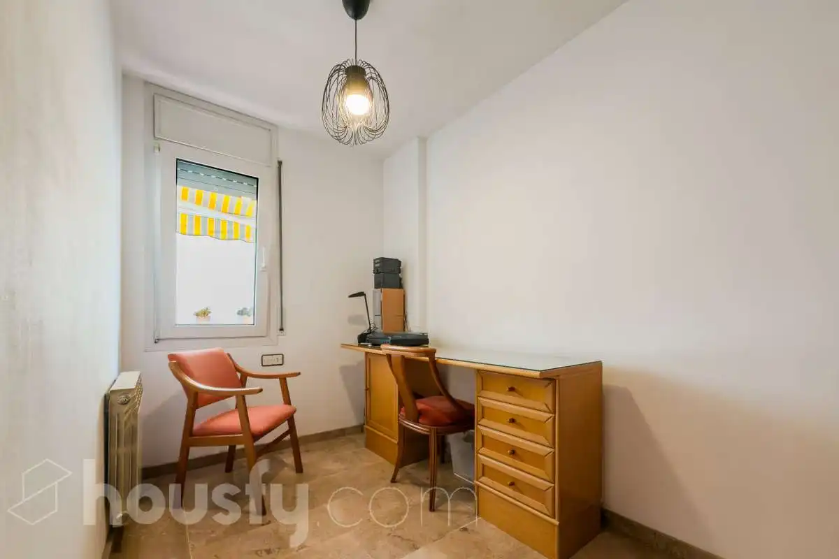 Bedroom of Houses for sale in Santa Coloma de Gramenet  with Air Conditioner, Heating and Private garden