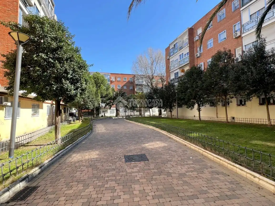 Vista exterior de Pis en venda en Leganés amb Calefacció i Terrassa