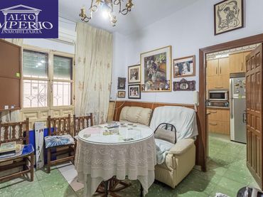 Casa amb balcó en venda a Albaicín