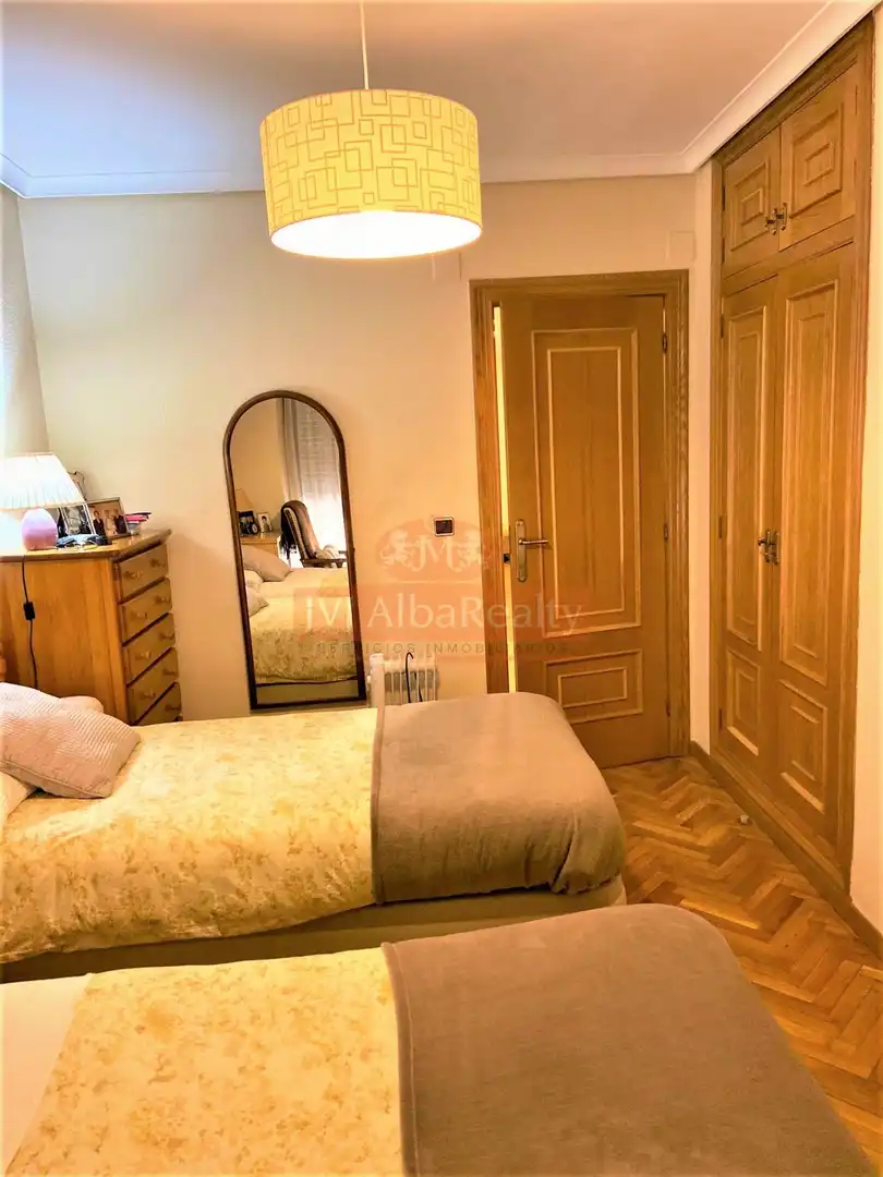 Schlafzimmer von Wohnungen zum Verkauf in Albacete mit Klimaanlage, Heizung und Parkett