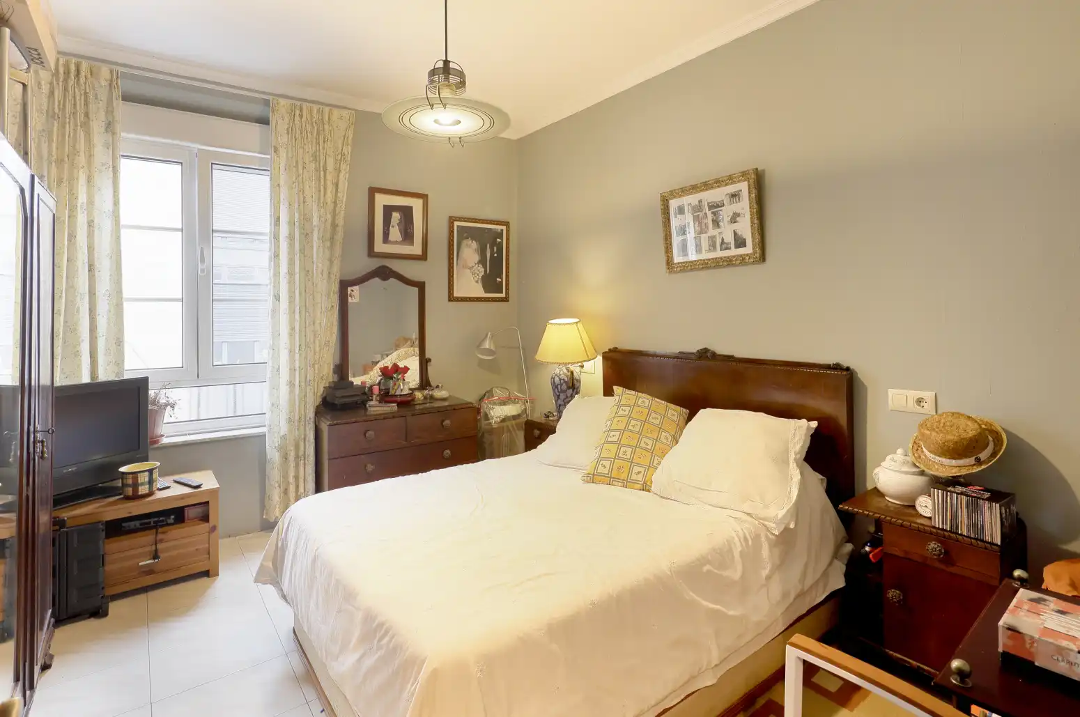 Habitación de Piso en venta en Oviedo  con Calefacción