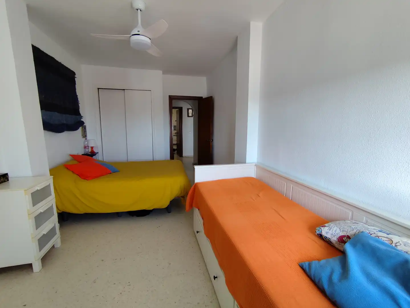 Habitación de Apartamento de alquiler en Sanlúcar de Barrameda con Amueblado, Lavadora y Microondas