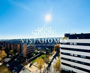 Vista exterior de Àtic en venda en San Sebastián de los Reyes amb Aire condicionat, Calefacció i Terrassa