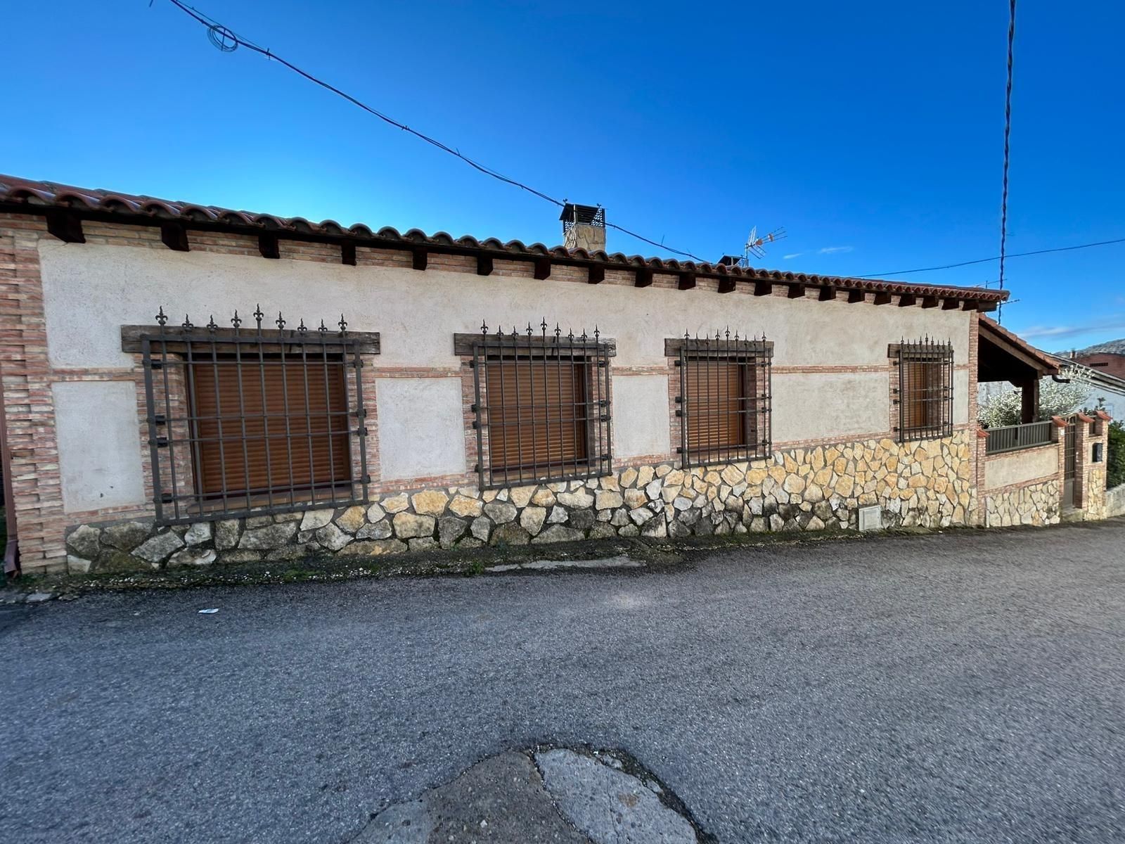 Vista exterior de Casa o xalet en venda en Loranca de Tajuña