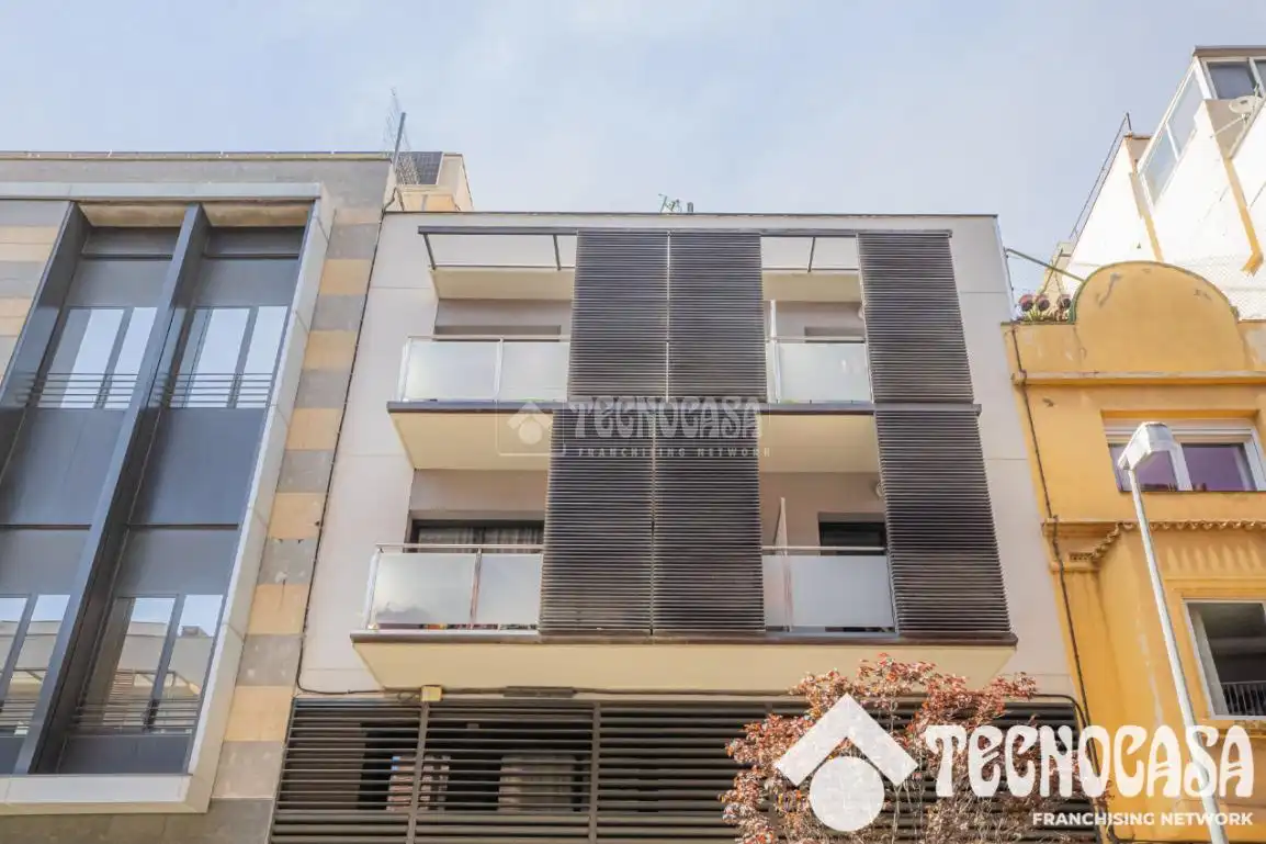 Vista exterior de Piso en venta en Barcelona con Aire acondicionado, Calefacción y Terraza