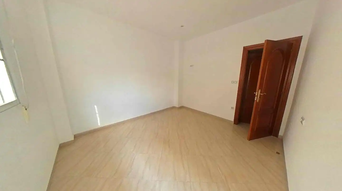 Planta baja en venta en Huelma