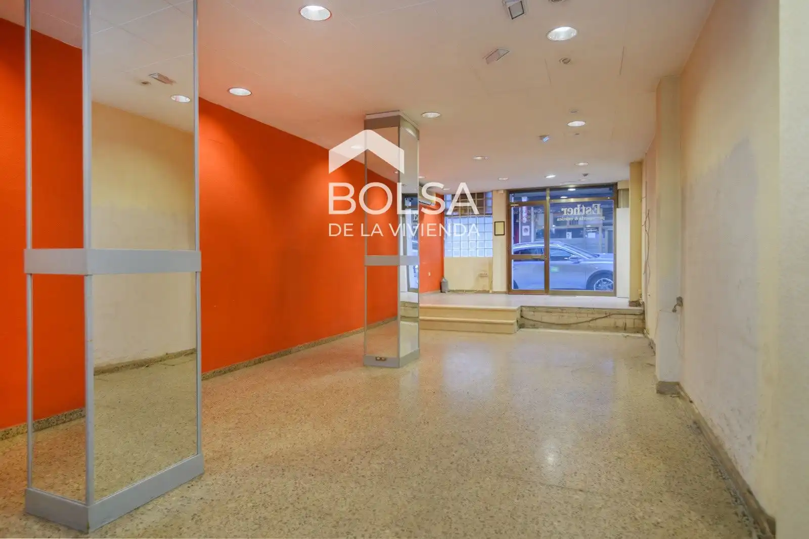 Locale commerciale in vendita a Plaça Catalunya