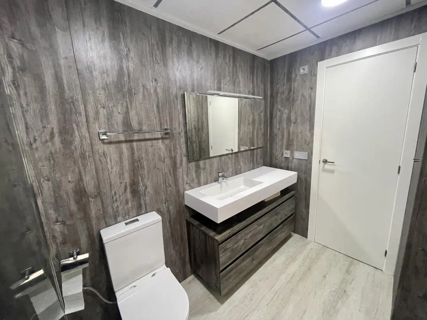 Baño de Apartamento de alquiler en Torrevieja