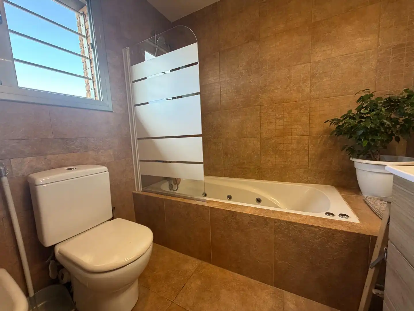Detached house with garden for sale in Carrer Carrer Urà, imagen 25