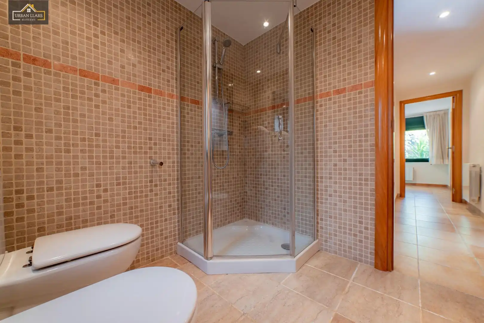 Baño de Casa o chalet en venta en Sant Vicenç de Montalt con Jardín privado, Parquet y Piscina comunitaria