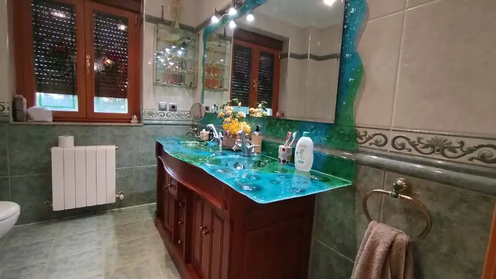 Bany de Casa o xalet en venda en Villamayor amb Calefacció, Jardí privat i Terrassa
