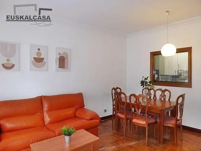Sala de estar de Apartamento en venta en Bilbao  con Trastero y Balcón