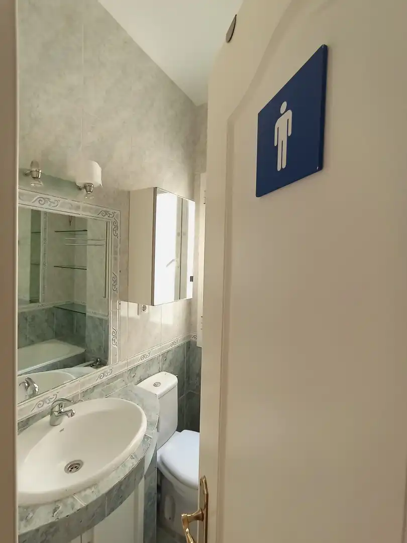 Baño de Piso de alquiler en Madrid con Aire acondicionado, Calefacción y Parquet