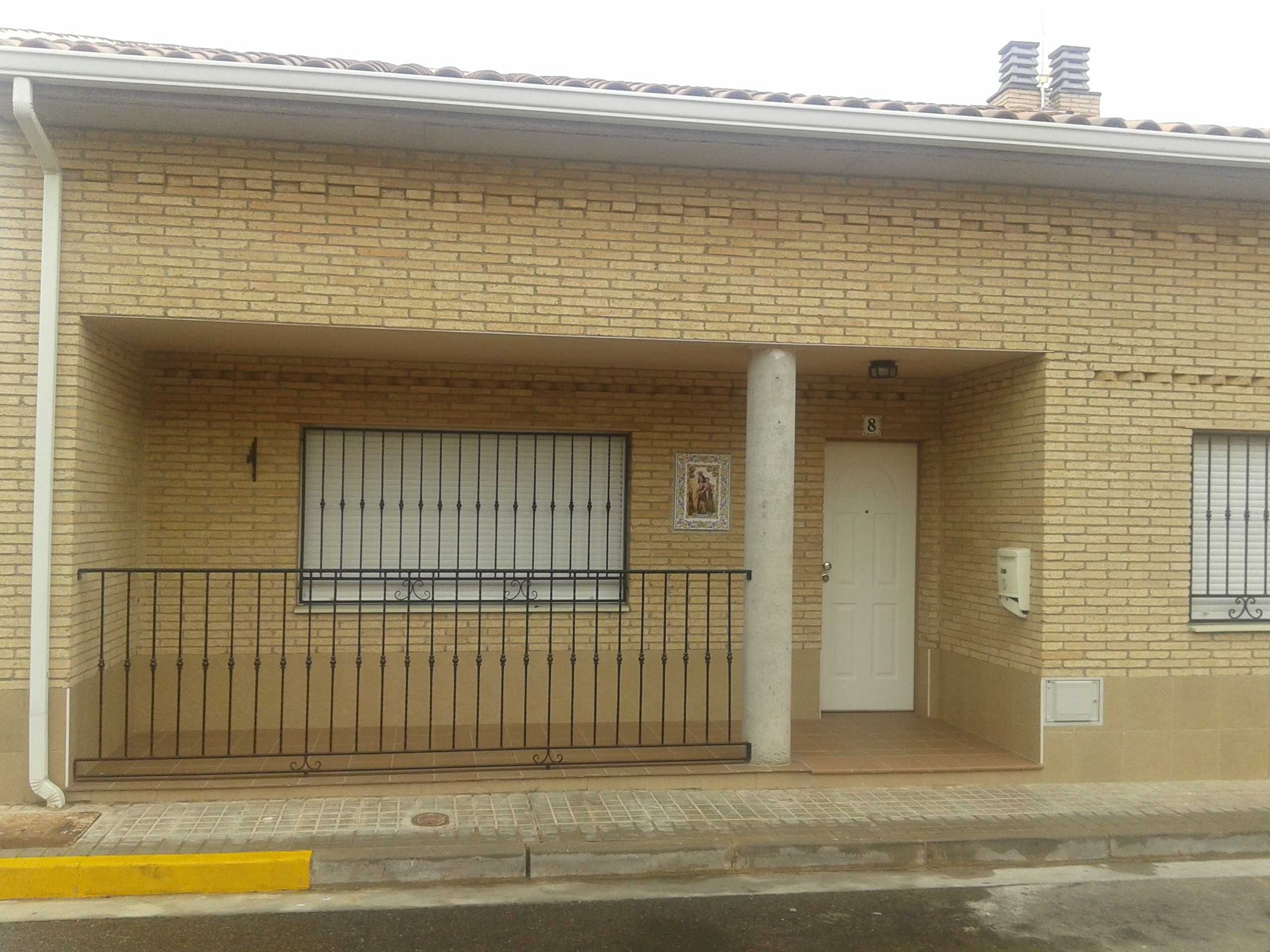 Vista exterior de Pis en venda en Lucena de Jalón