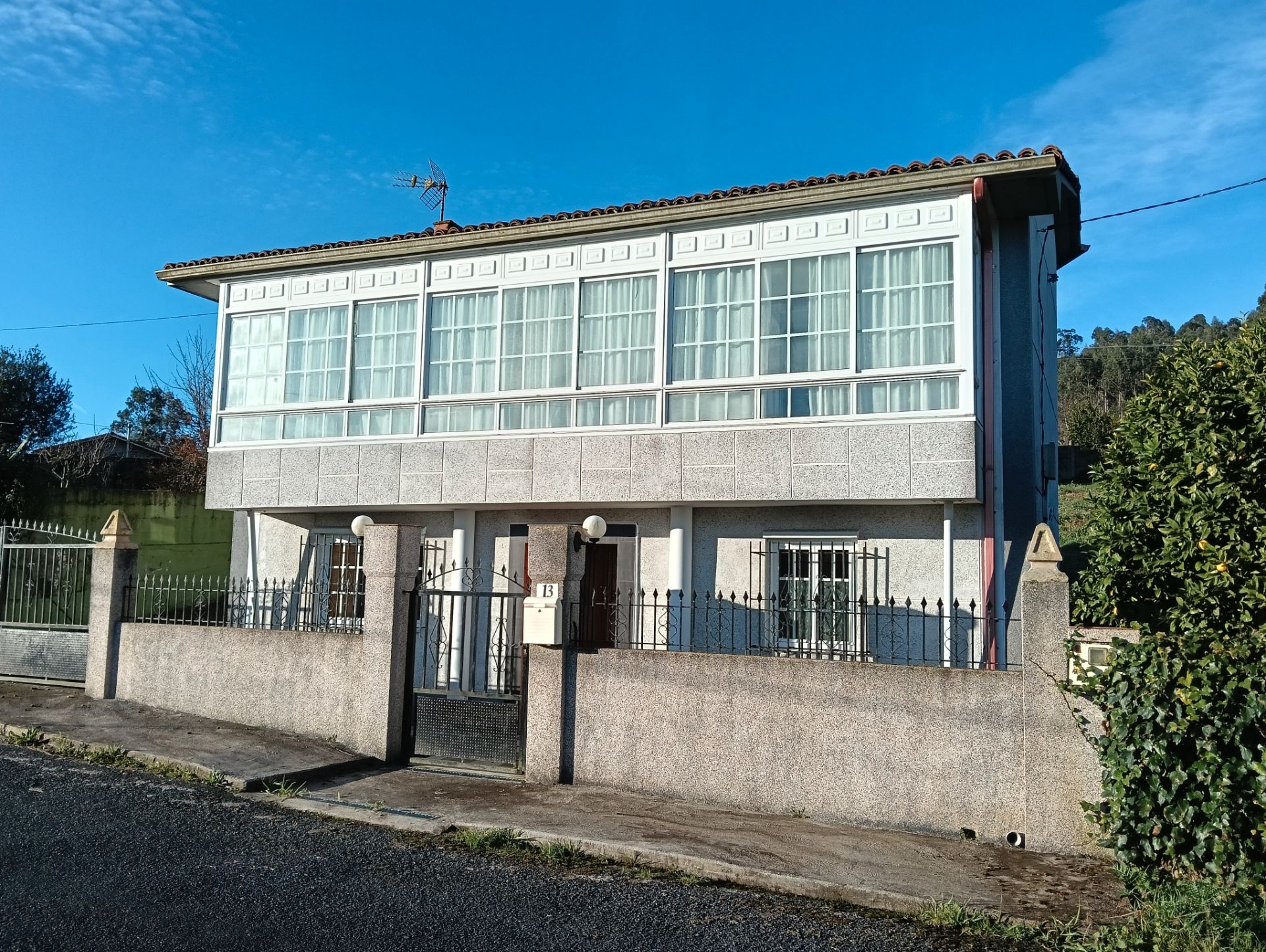 Vista exterior de Casa o xalet en venda en Oza dos Ríos amb Jardí privat i Traster