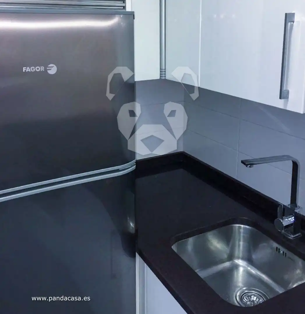 Kitchen of Flat for rent in Madrid  with Air Conditioner, Heating and Terrace