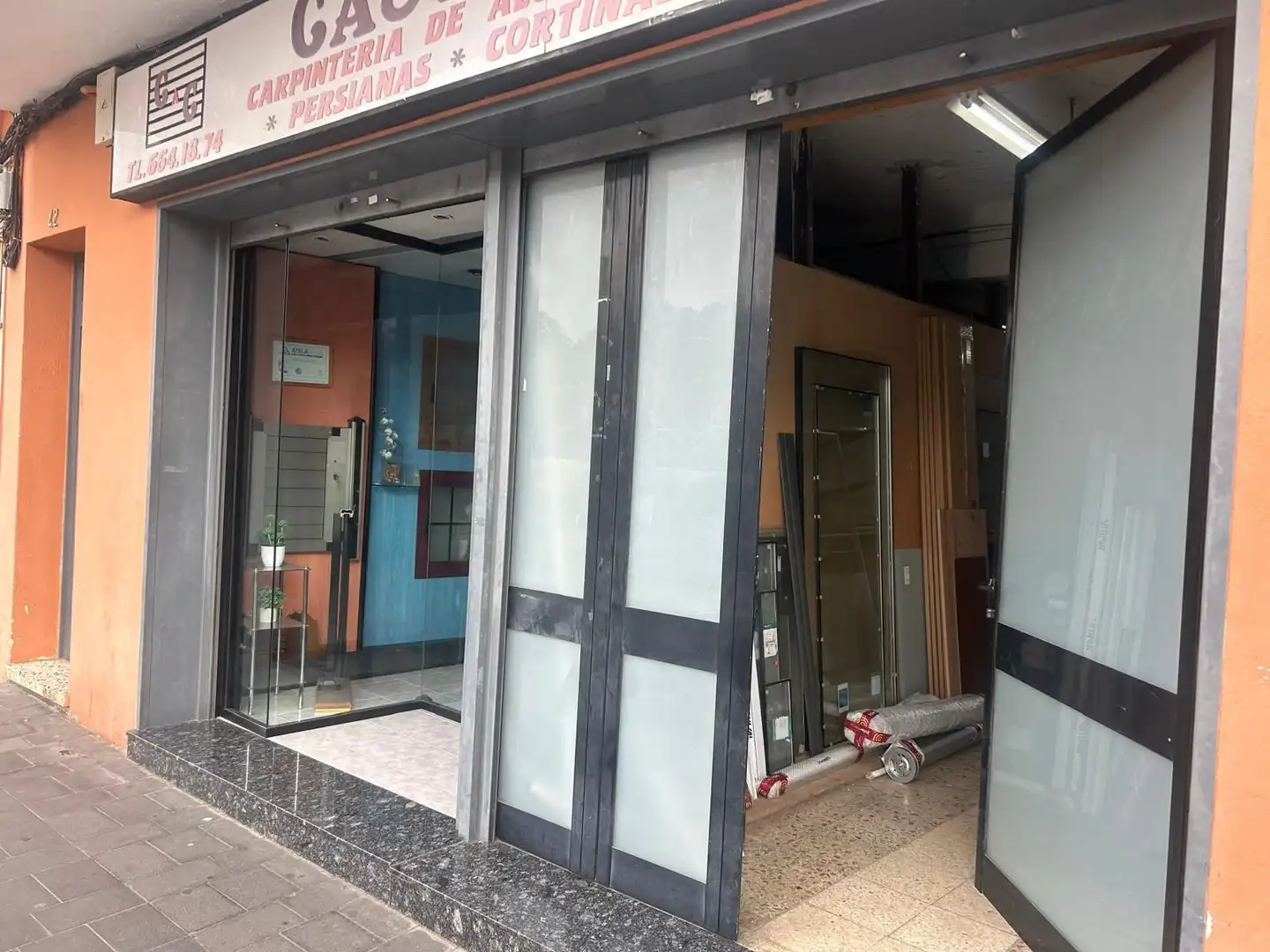 Local en venta en Castelldefels