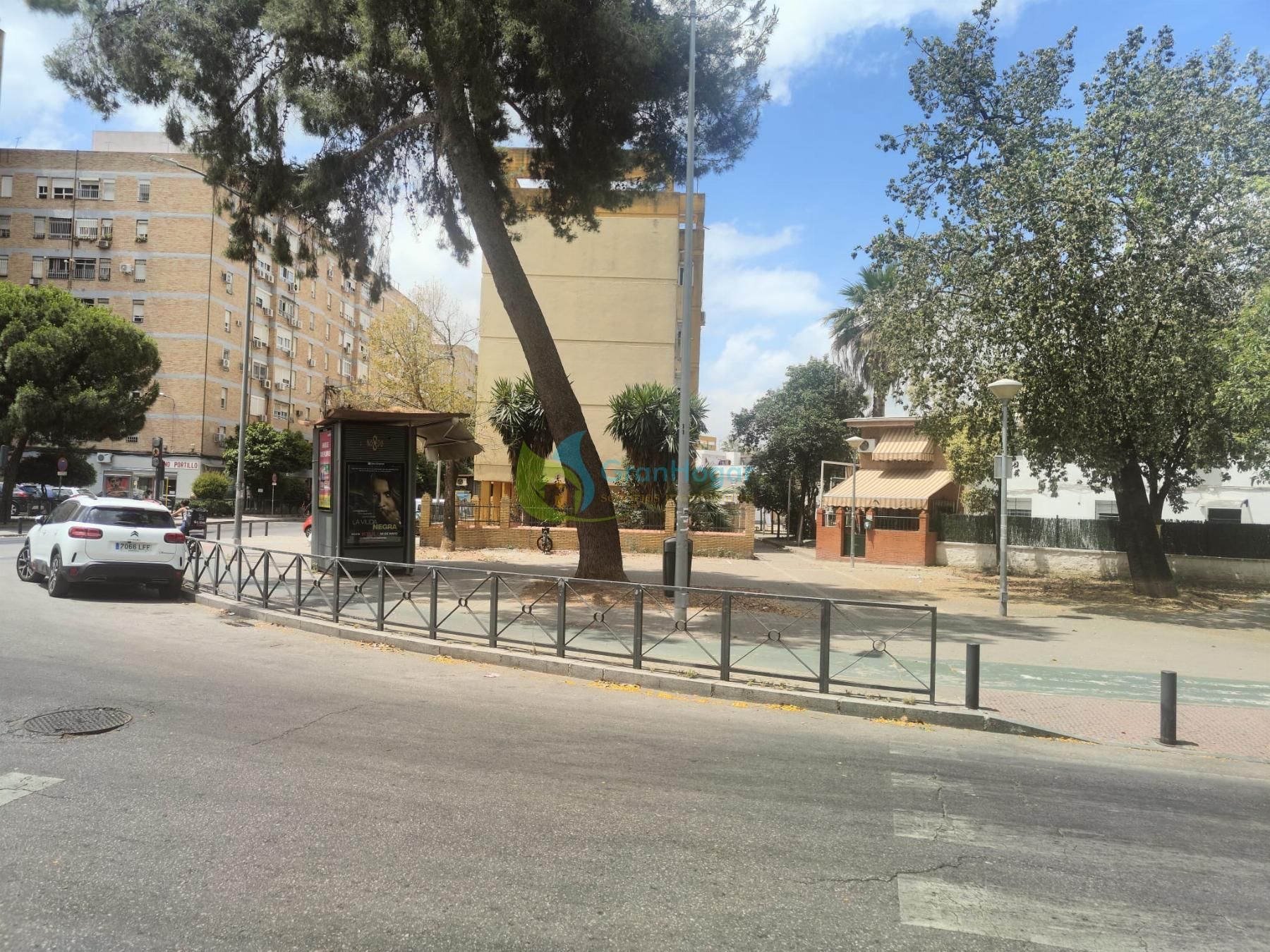 Exterior view of House or chalet for sale in  Sevilla Capital