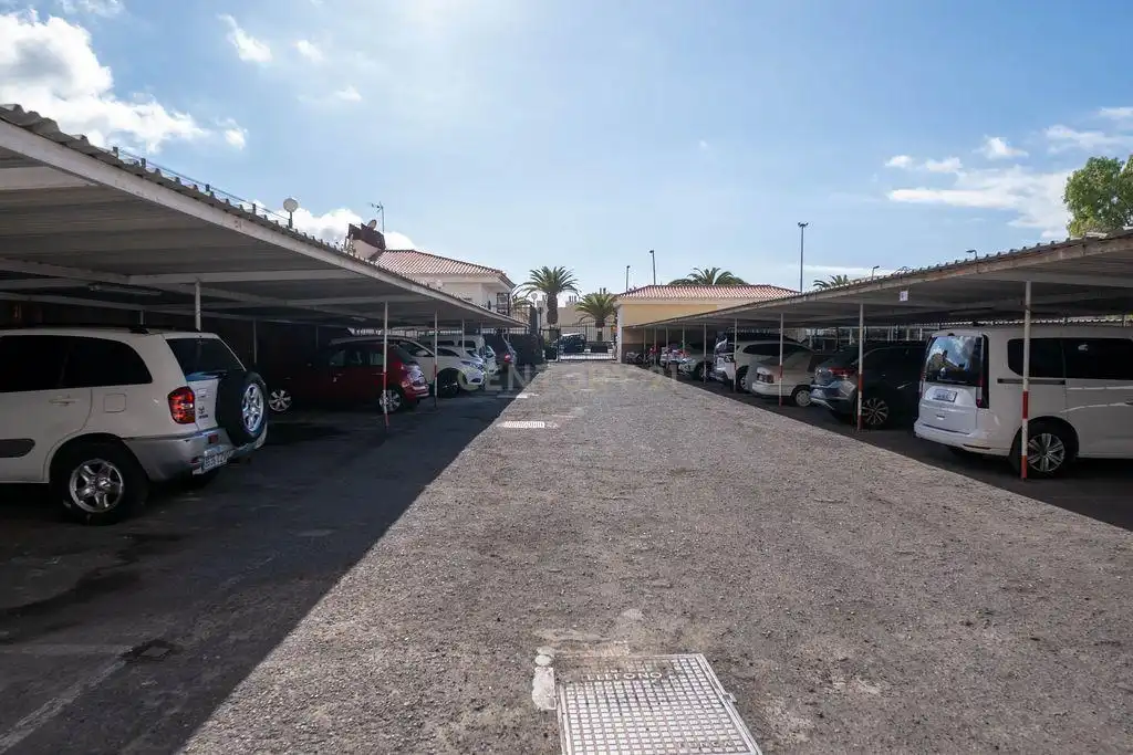 Parking de Piso en venta en Arona con Piscina comunitaria