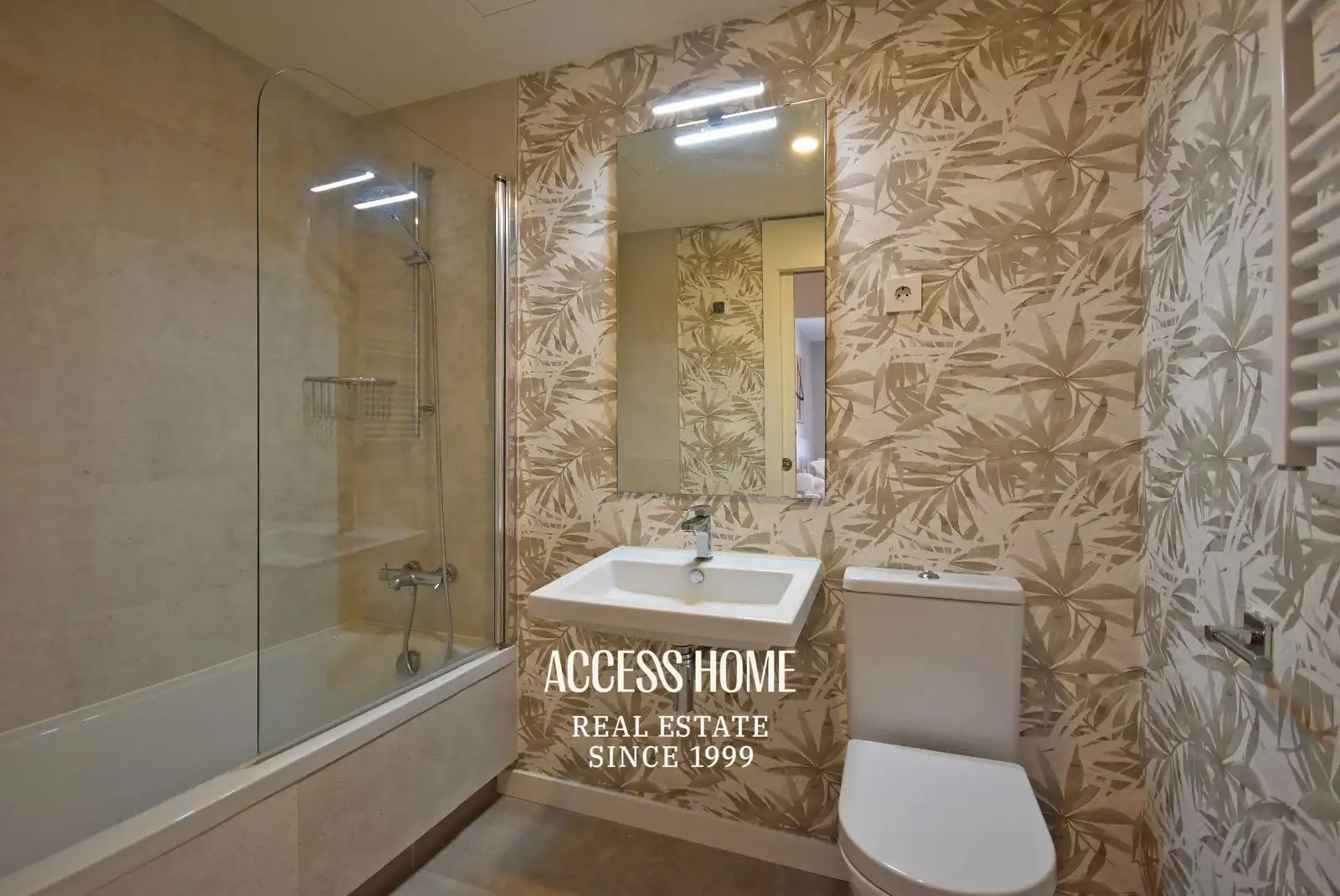 Badezimmer von Dachboden zum Verkauf in Montgat mit Klimaanlage, Heizung und Terrasse