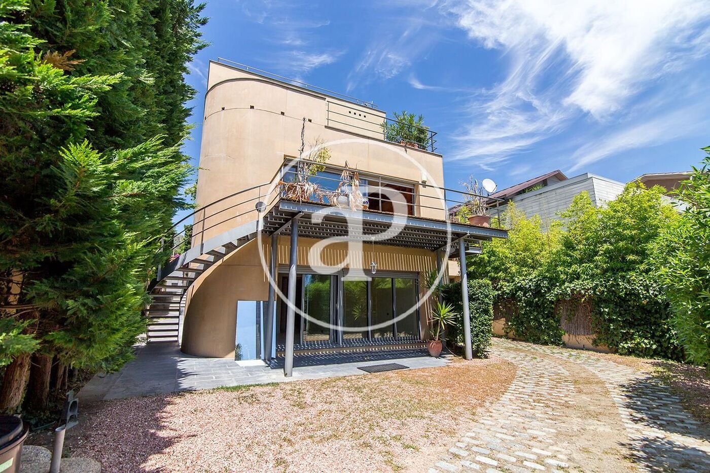 Exterior view of House or chalet for sale in  Barcelona Capital  with Air Conditioner, Heating and Private garden