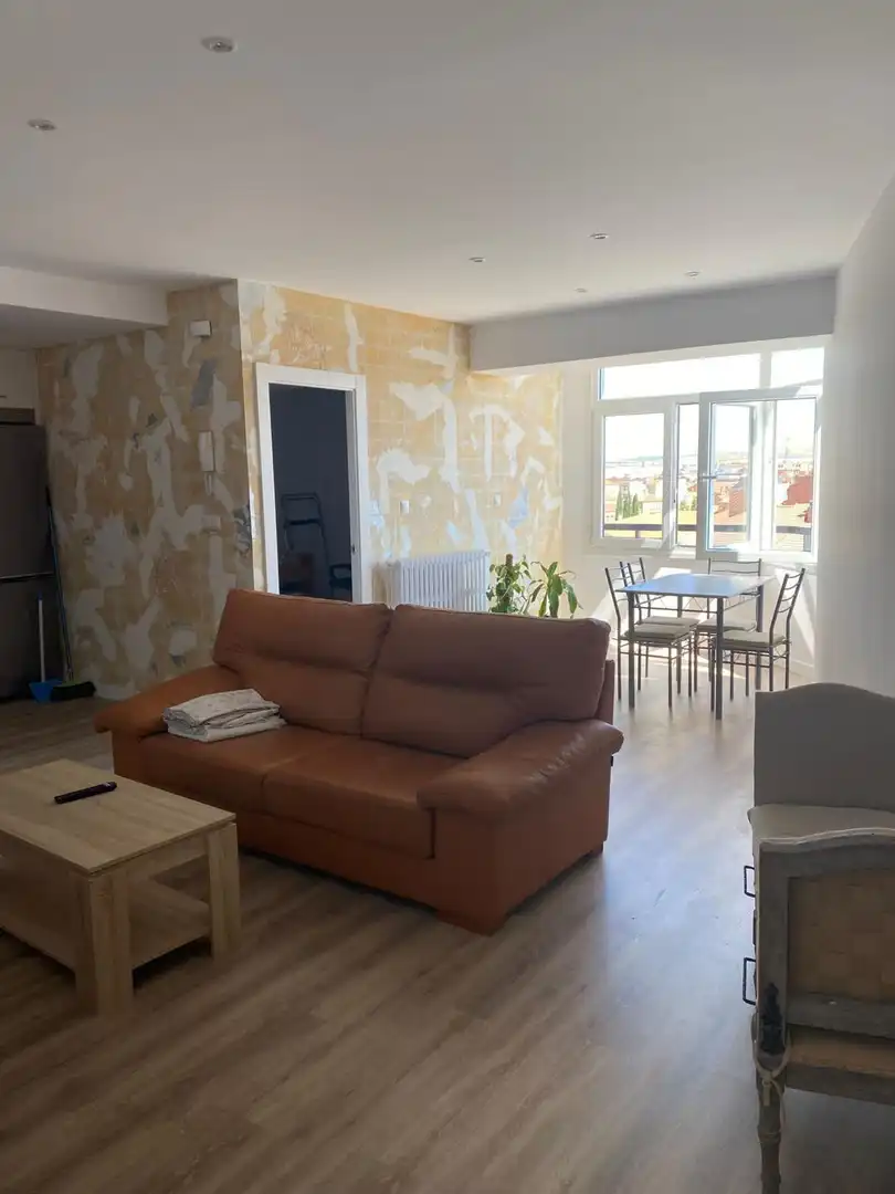 Sala d'estar de Pis en venda en Medina del Campo amb Calefacció