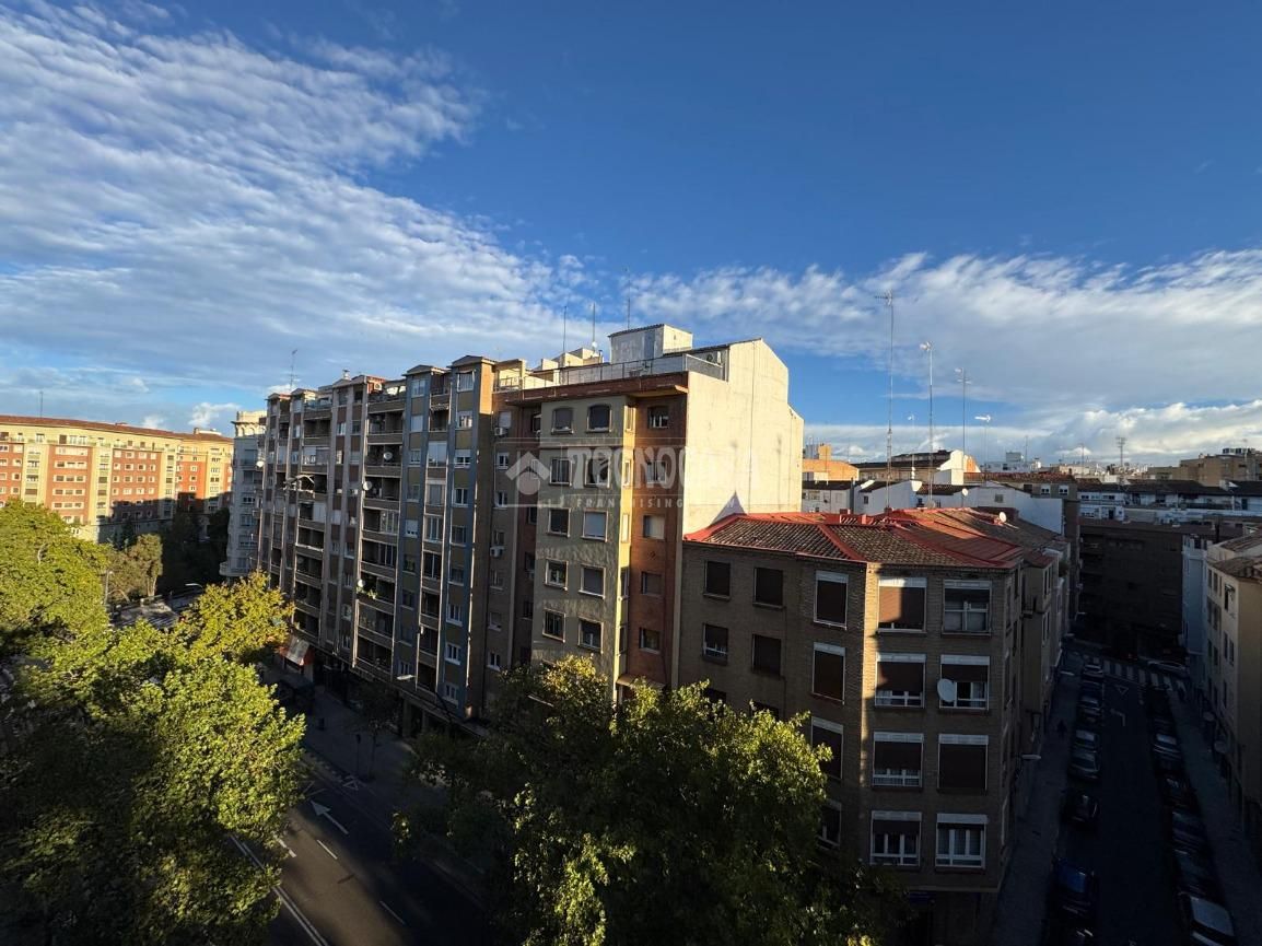 Exterior view of Flat for sale in  Zaragoza Capital