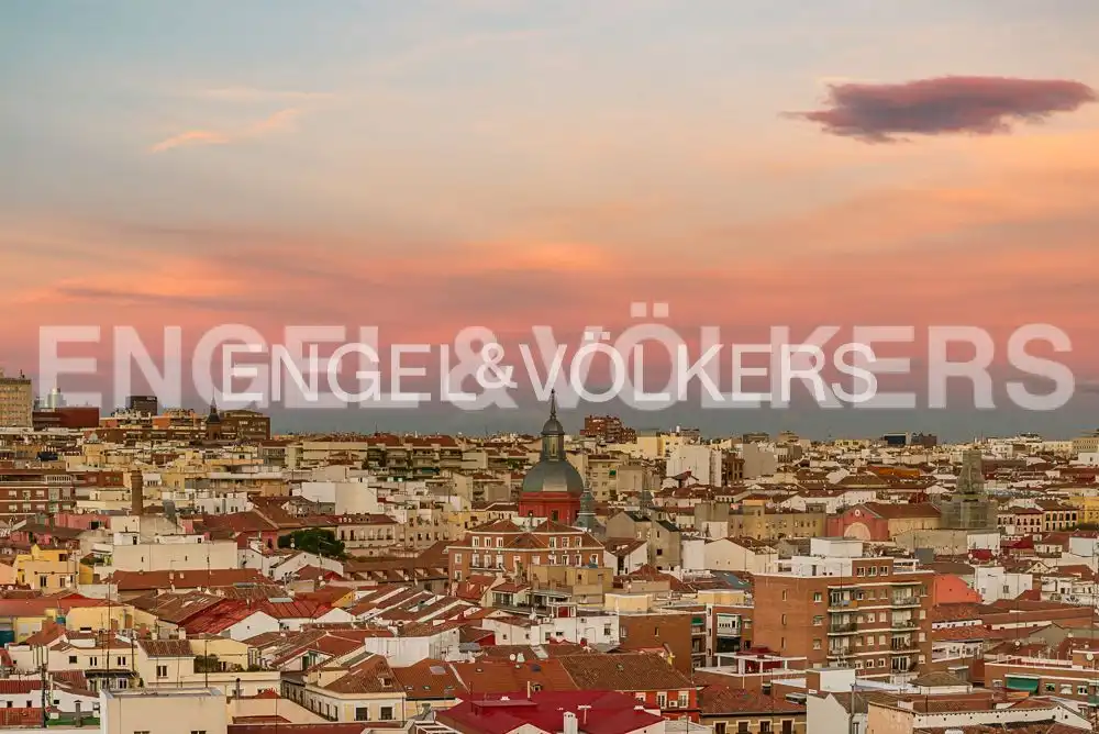 Außenansicht von Wohnung zur Miete in Madrid mit Klimaanlage, Heizung und Terrasse