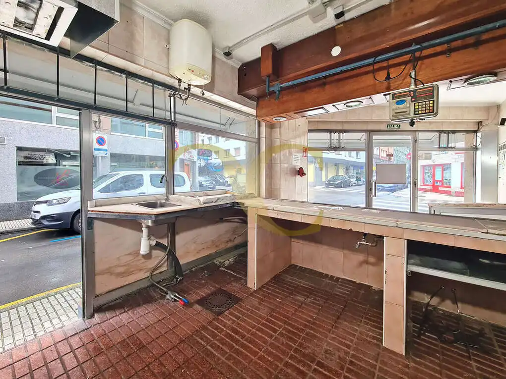 Cocina de Local en venta en Gijón 
