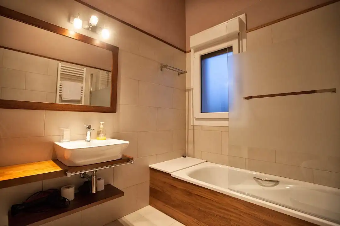 Baño de Casa o chalet en venta en Parres con Jardín privado, Trastero y Piscina
