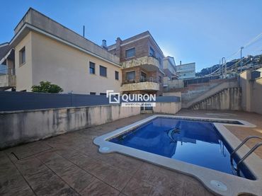 Pis amb piscina en venda a Segur de Calafell