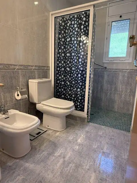 Baño de Casa o chalet en venta en Vilanova i la Geltrú con Calefacción y Terraza