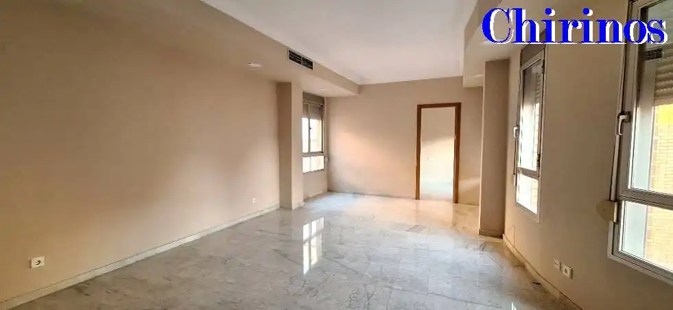 Appartamento con ascensore in affitto a Avenida Ronda de los Tejares, imagen 3