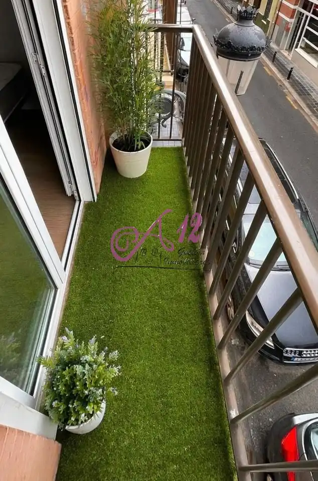 Balcony of Flat for share in Valencia  with Furnished