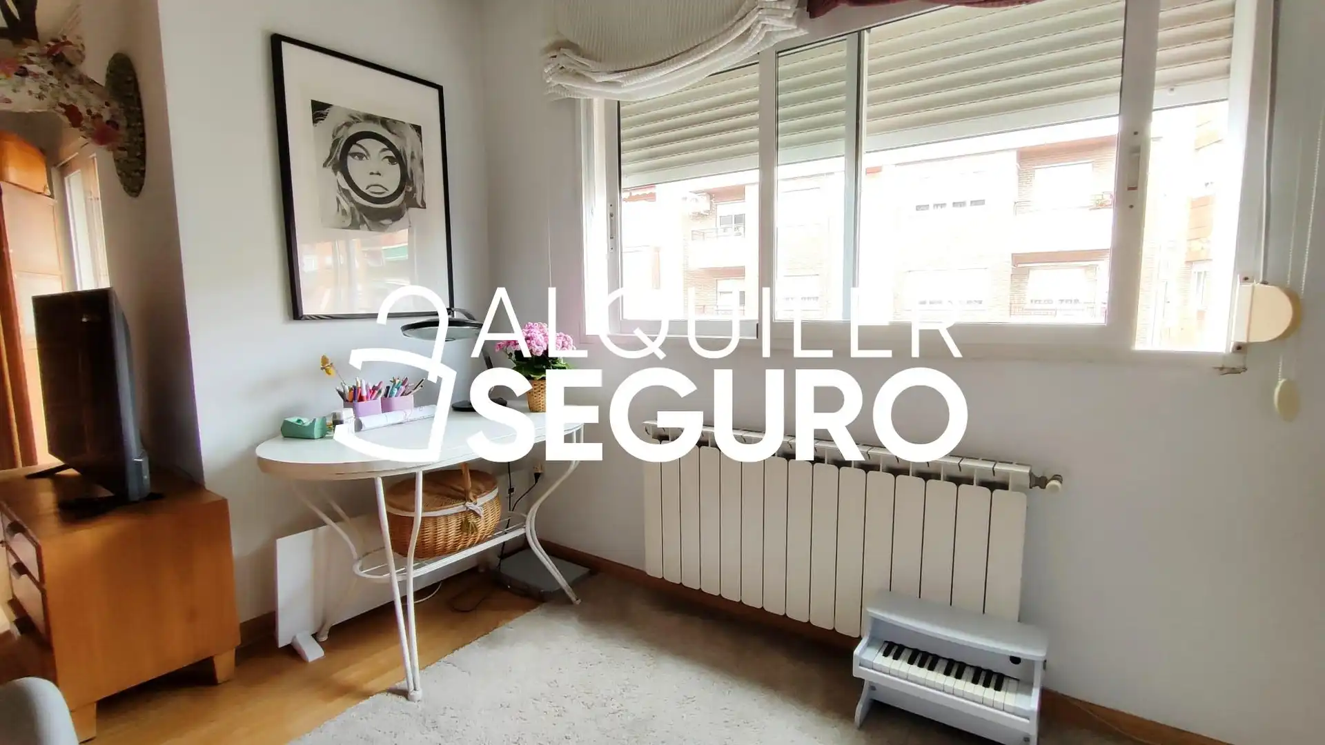 Bedroom of Flat for rent in Valencia  with Air Conditioner, Heating and Terrace
