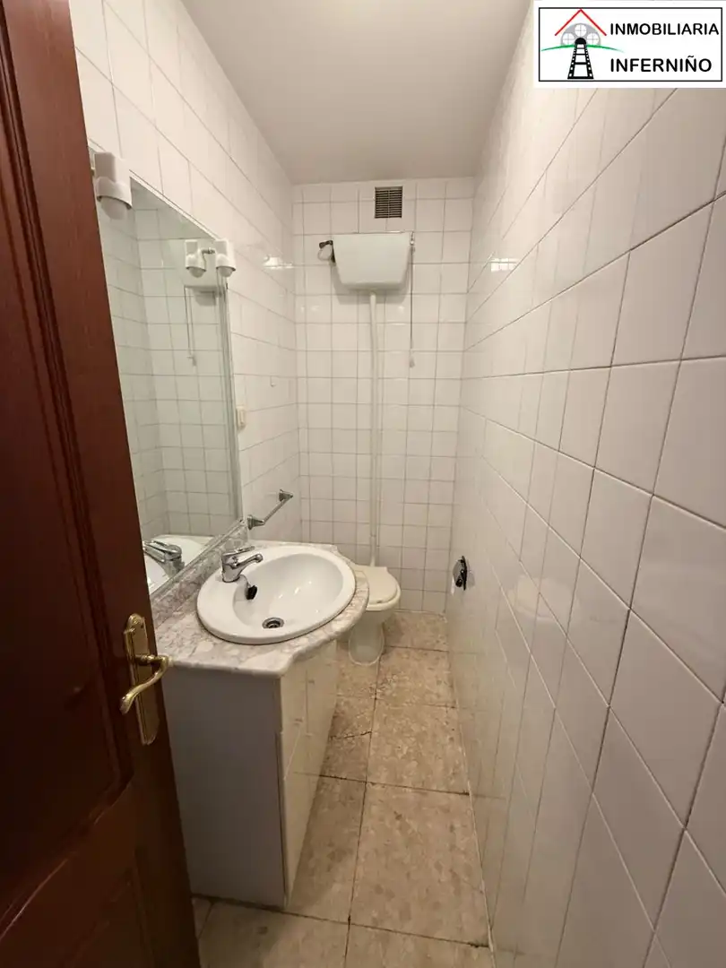 Bathroom of Flat for rent in Ferrol  with Terrace