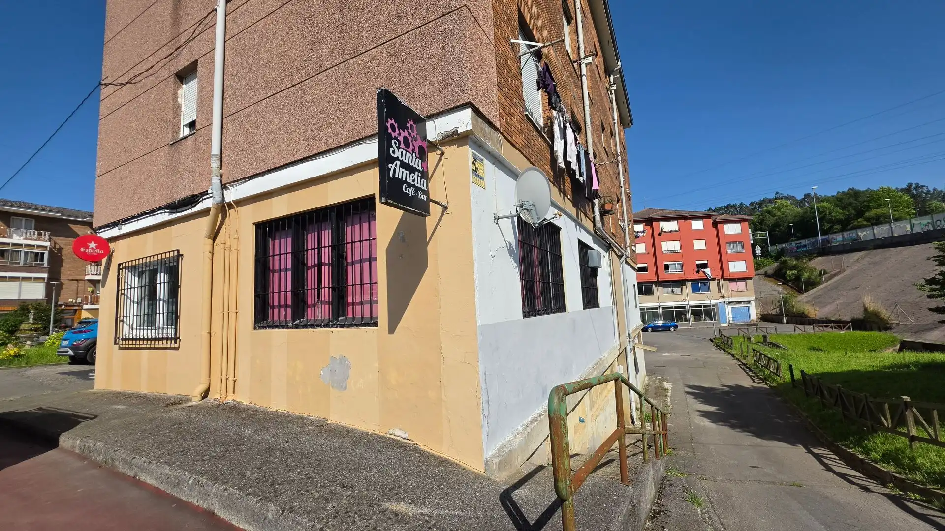 Vista exterior de Local en venda en Reocín