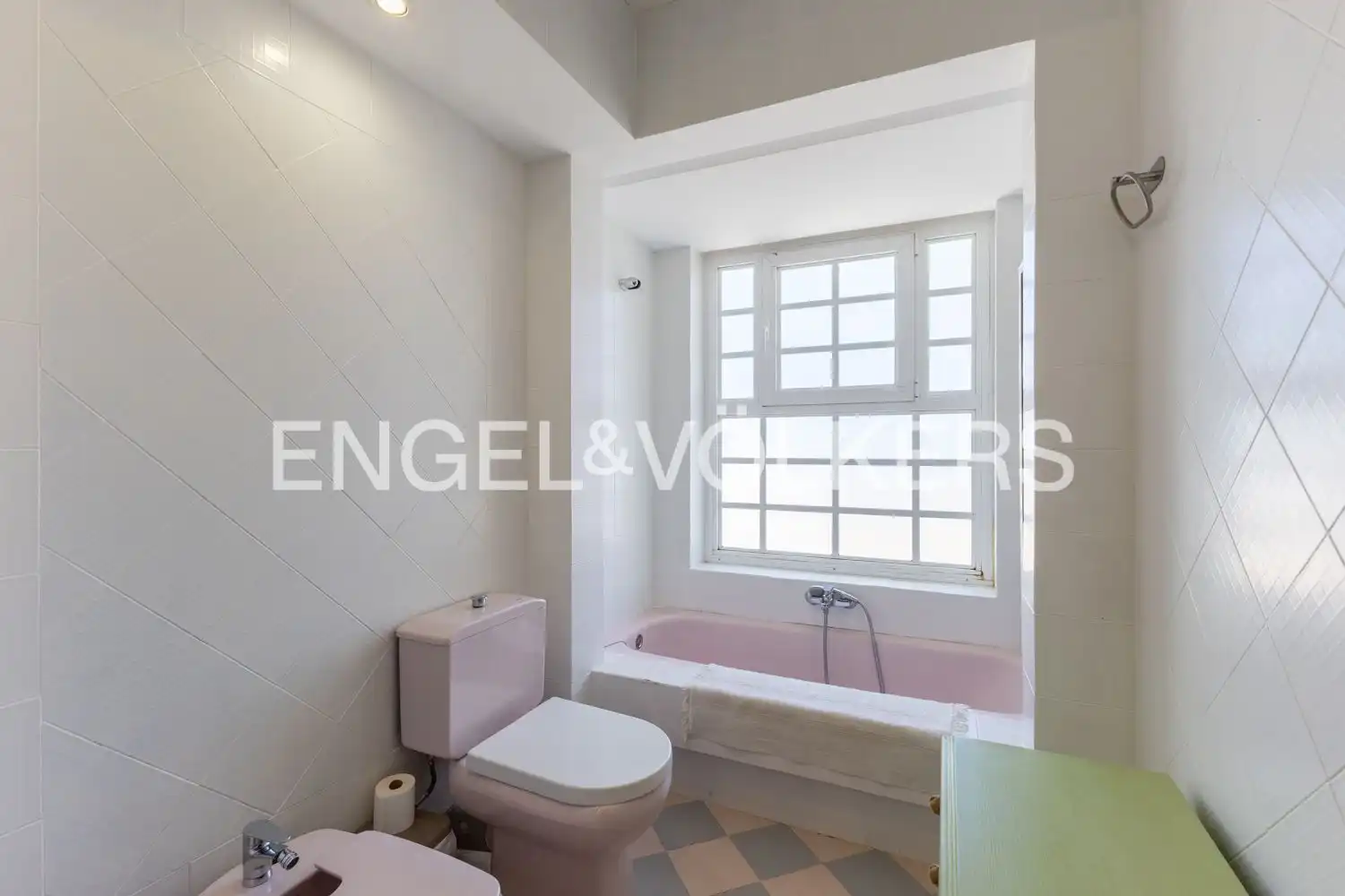 Bathroom of Houses for rent in Valencia  with Air Conditioner, Heating and Private garden