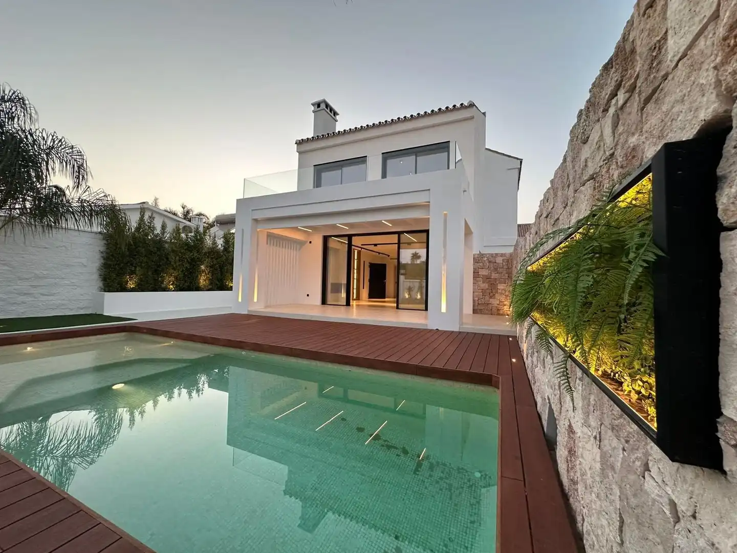 Piscina de Casa o xalet en venda en Estepona amb Aire condicionat, Calefacció i Jardí privat
