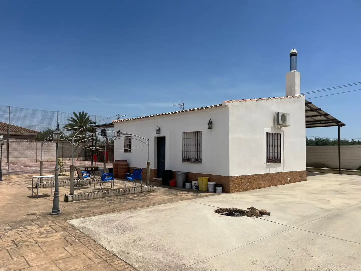 Chalet con piscina en venta en La Carlota, imagen 6
