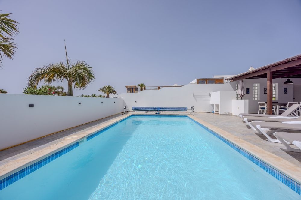 Swimming pool of House or chalet for sale in Yaiza  with Terrace and Internet