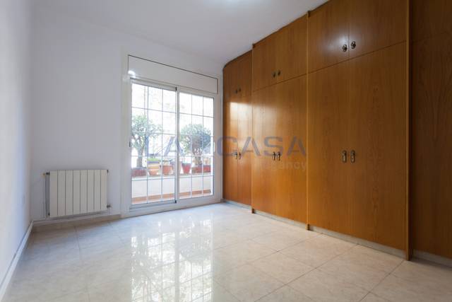Piso en Venta en Calle INDUSTRIA en El Camp de l'Arpa del Clot